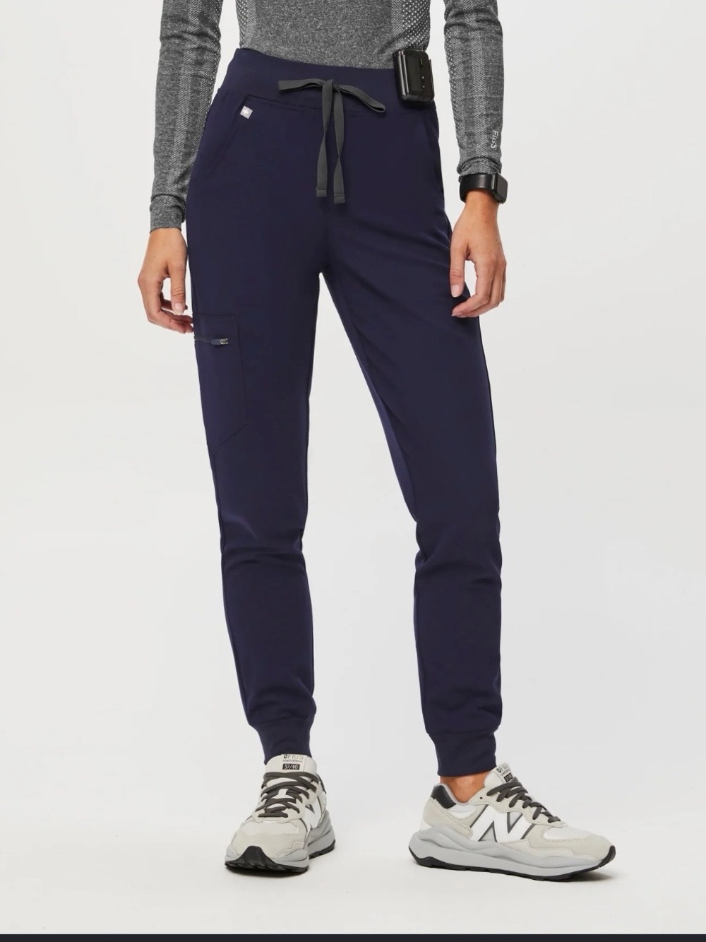 Figs Women's Skinny Jogger Pants in Navy